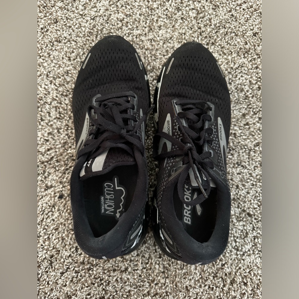 Men’s Brooks Ghost Size 7.5